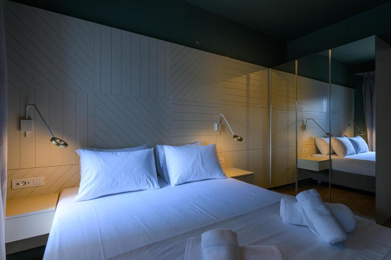 Blueblood - The Rooms Kalamata Exterior photo