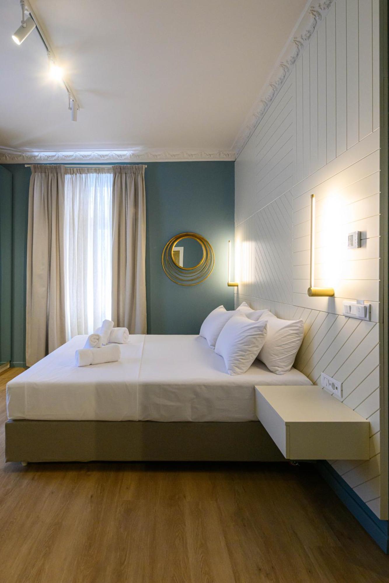 Blueblood - The Rooms Kalamata Exterior photo