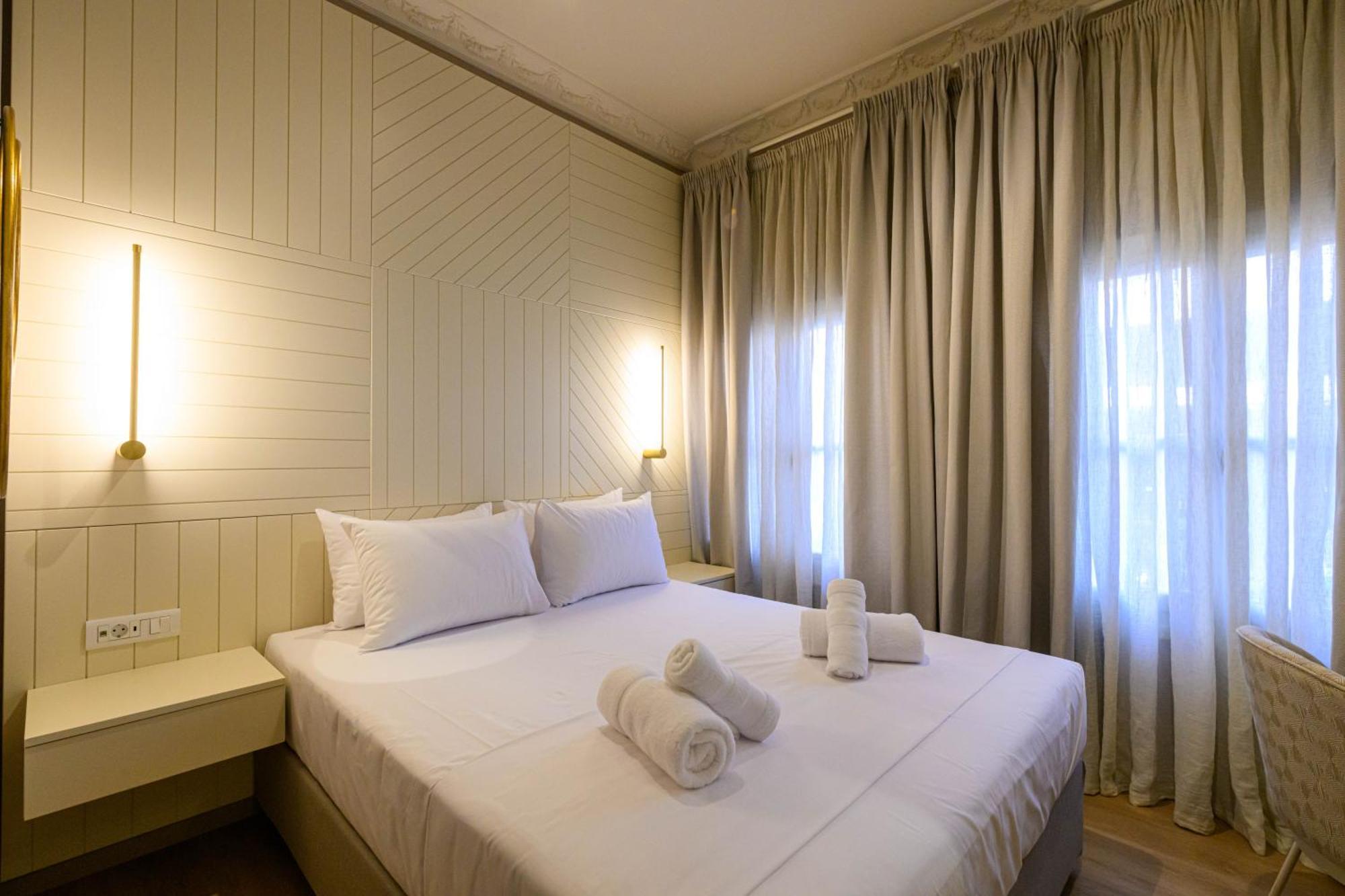 Blueblood - The Rooms Kalamata Exterior photo