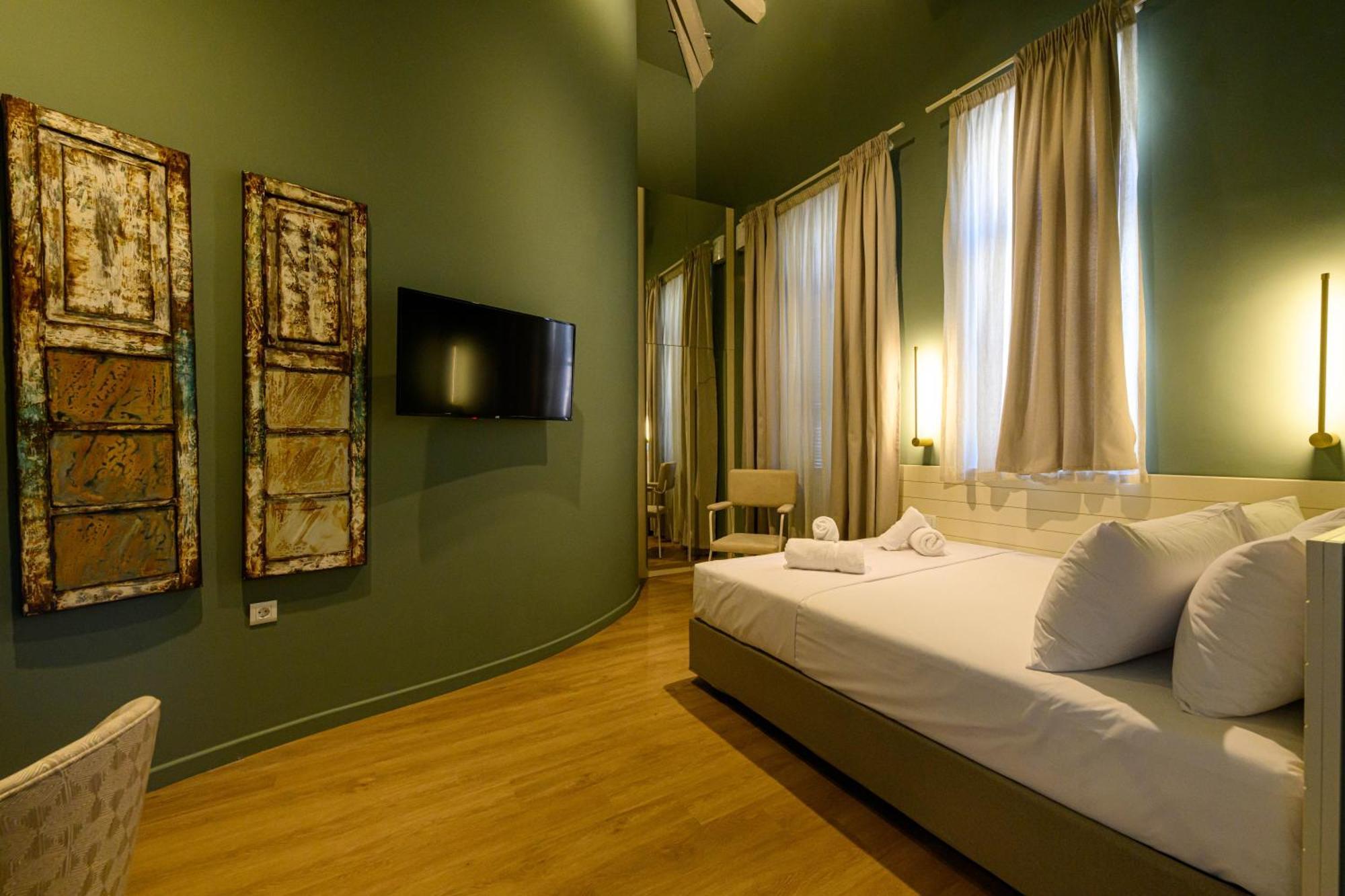 Blueblood - The Rooms Kalamata Exterior photo