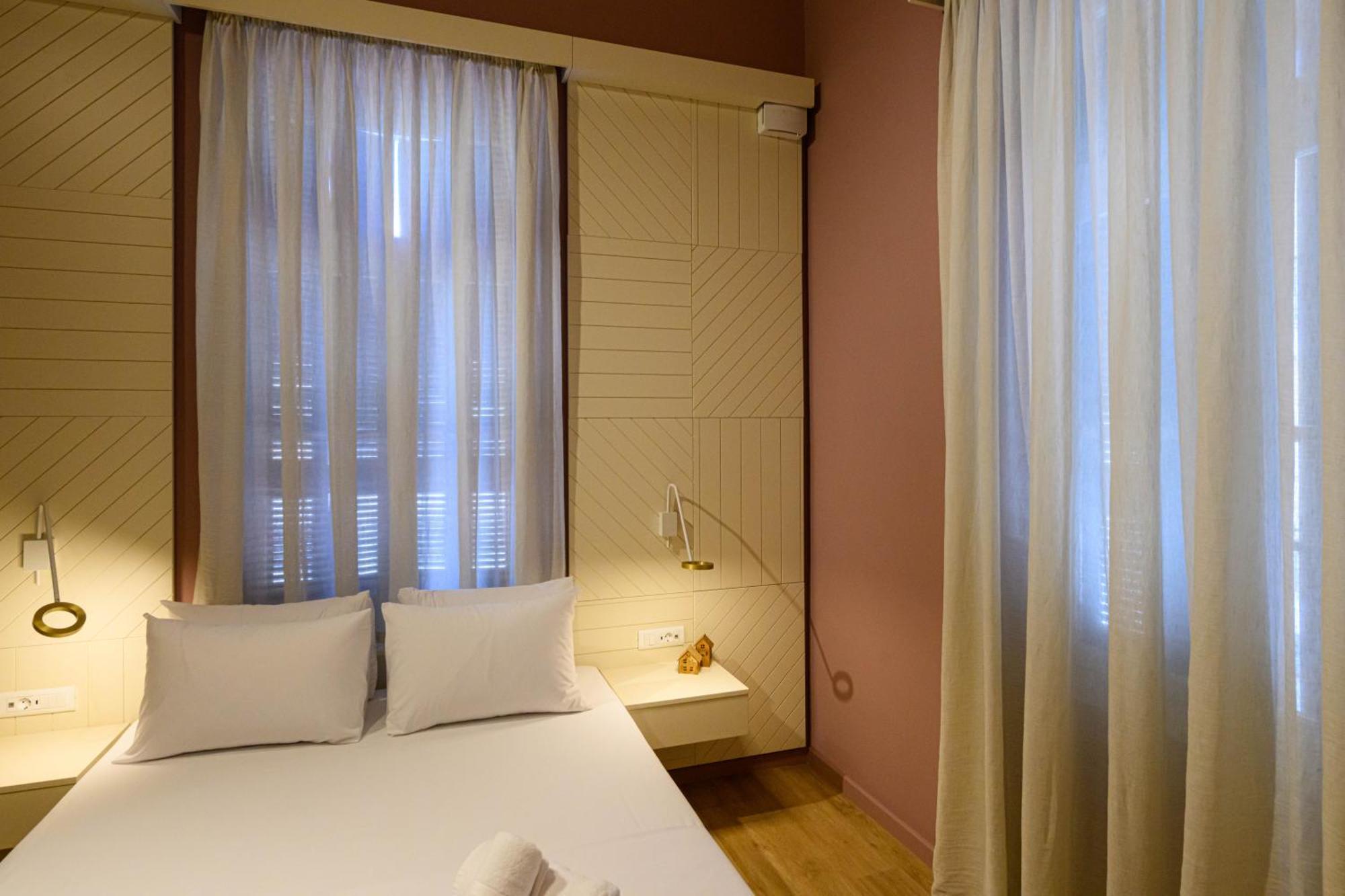 Blueblood - The Rooms Kalamata Exterior photo
