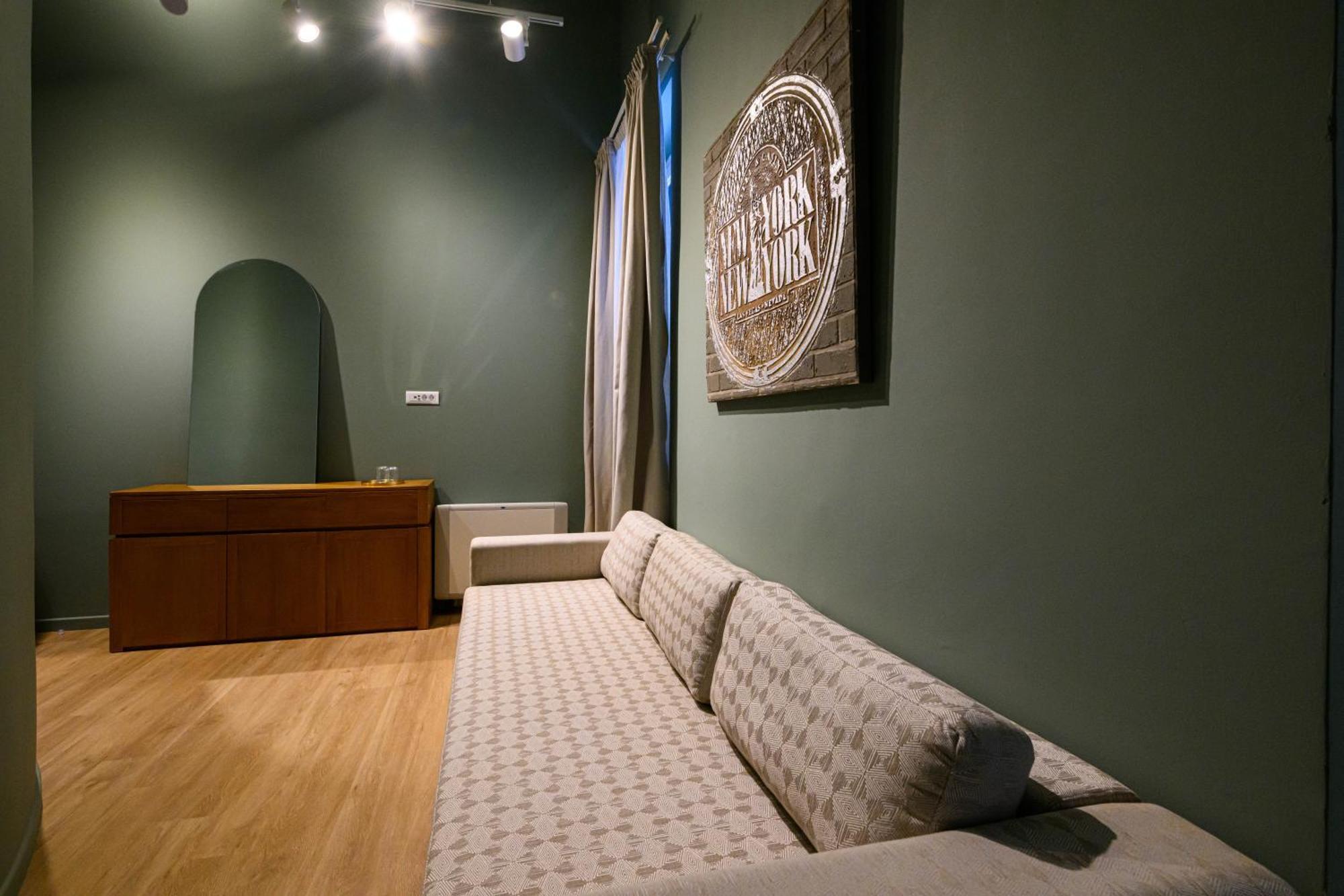Blueblood - The Rooms Kalamata Exterior photo